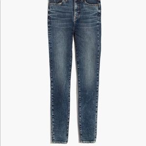 11" High-Rise Skinny Jeans in Longridge Wash AG163